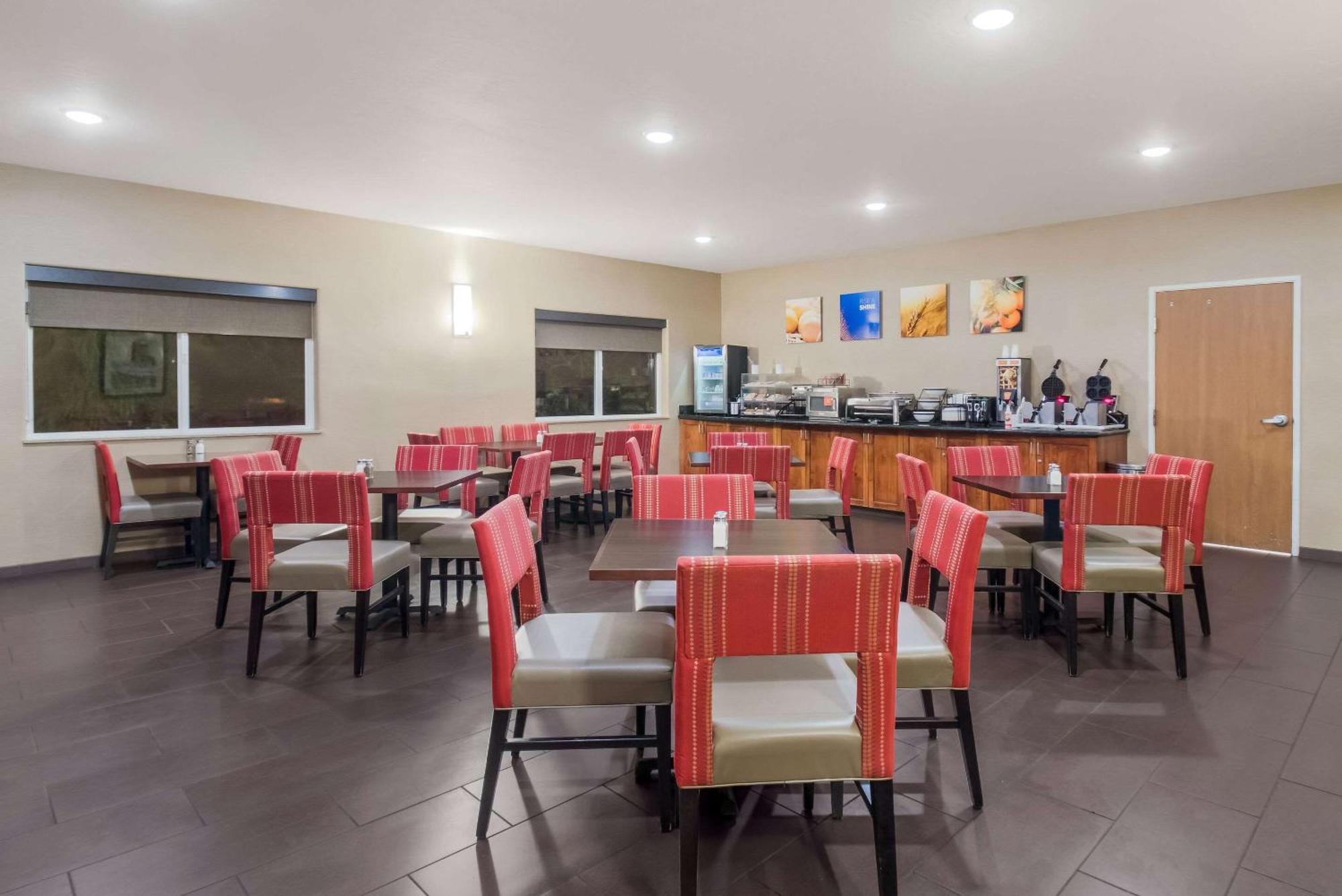 Comfort Inn Fort Morgan Bagian luar foto